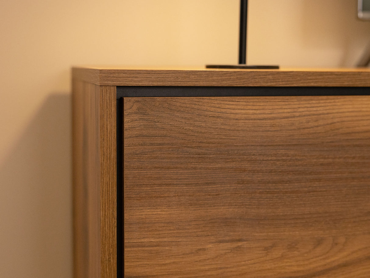 TV-állvány Szafka RTV ELLA 190 Dąb Bárasztalokowy Bursztynemwy/Czarny mat